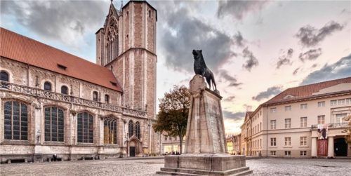 Bei Stadtführungen erfahren Neugierige mehr über die historische Löwenstadt. Foto  Braunschweig Stadtmarketing GmbH/Christian Bierwagen