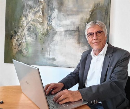 „Belastendste Zeit meines Berufslebens“: Corona hält Schulamtsleiter Edgar Müller auf Trab – bis Ende des Monats. Dann geht Müller in Ruhestand. Foto Weiser