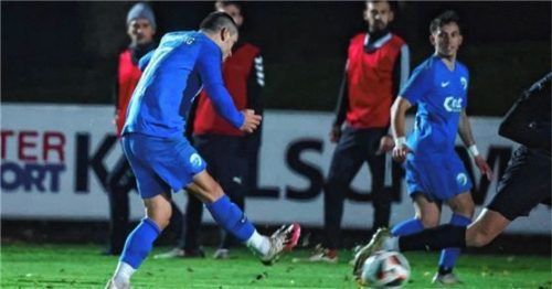 Der 2:2-Ausgleich für Ampfing durch Liviu Pantea. Foto  Christian Butzhammer