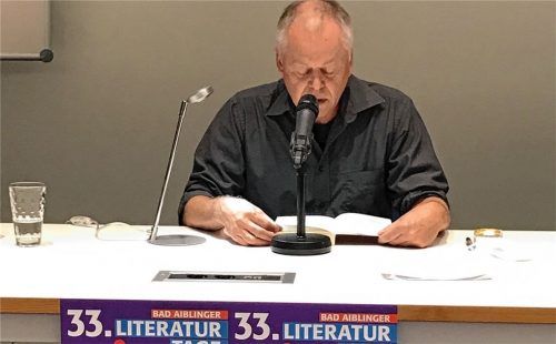 Der Aiblinger Autor Bernhard Jaumann las aus seinem neuesten Roman. Foto Bößwetter