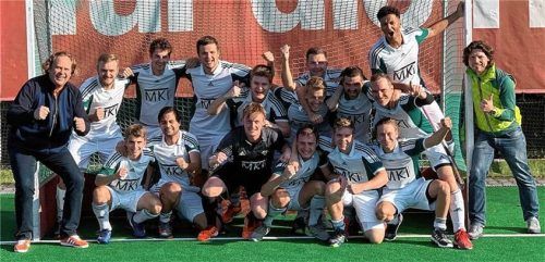 Die Hockey-Herren vom Sportbund Rosenheim gehen als Herbstmeister in der Oberliga in die Winterpause.Foto SBR