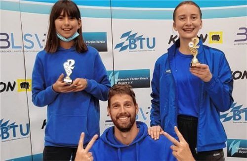 Freuen sich über die zweiten Plätze: Luna Fellinger, Trainer Mark Fellinger und Mika Hittmann (von links).Foto Privat