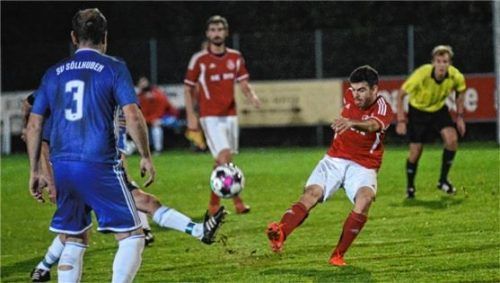 Für den ASV Großholzhausen traf Kazim Gökze (Zweiter von rechts) im Heimspiel zum Ausgleich.Foto Franz Ruprecht