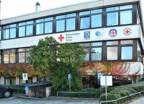 Im Schnelltestzentrum des Rosenheimer BRK an der Tegernseestraße ließ sich Hilde Rabl auf Corona testen. Trotz Bescheinigung musste sie für den Test zahlen, hat aber bislang kein Ergebnis erhalten. Foto Schlecker
