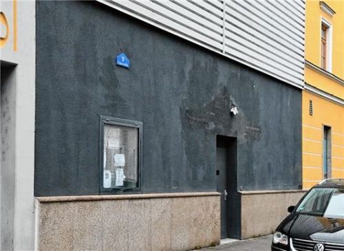 In diesem doch eher unscheinbaren Gebäude in der Papinstraße befindet sich der neue Club „Kammerl“. Foto Schlecker