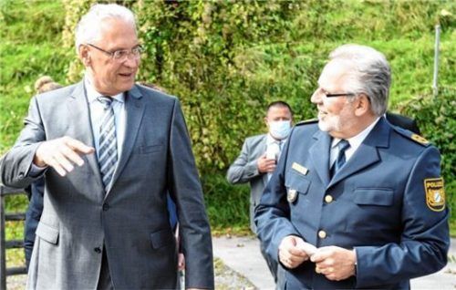 Innenminister Joachim Herrmann (links) lobte Robert Kopp als „kompetente Führungspersönlichkeit“.