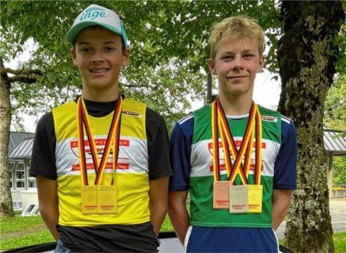 Jonathan Gräbert (links) und Felix Brieden holten sich beim Deutschen Schülercup in Isny Siege in der Nordischen Kombination. Foto privat