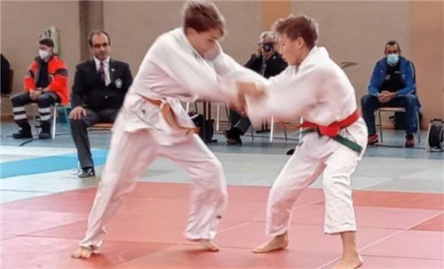 Maximilian Osterloher (links) löste mit dem dritten Platz das Ticket zur bayerischen Meisterschaft.Foto Weisser