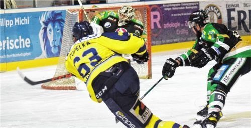 Michal Popelka erzielte die frühe Führung für den EHC Waldkraiburg. Foto  Paolo Del Grosso