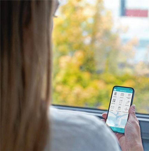 Mit einer Handy-App können Brustkrebspatientinnen ihren Krankheitsverlauf selbst dokumentieren. Foto Charité