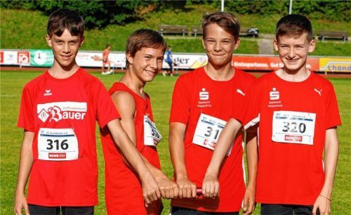 Oberbayerischer Meister wurde die 4-mal-75-Meter-Staffel vom TSV Wasserburg mit Daniel Herzog, Serafin Mühle, Johannes Gaßner und Raffael Wolf (von links).Foto Stuffer