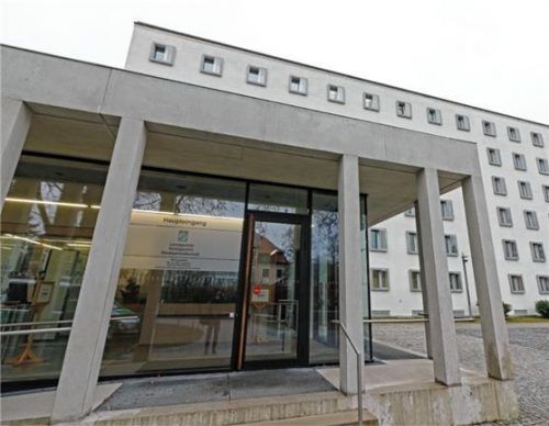 Vor dem Landgericht Traunstein muss sich ein Erzieher wegen des Vorwurfs des Missbrauchs von Schutzbefohlenen verantworten. Foto dpa-Bildfunk