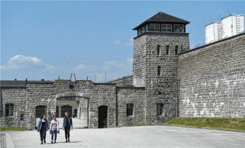Vor der Gedenkstätte Mauthausen spielte Stefan Bauer seinen skandalösen Clip ein. Foto dpa