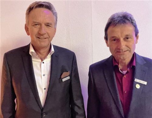 Wiedergewählt wurden die beiden Aufsichtsräte Karl Fischberger (links) und Johann Riedl aus Soyen, die das Amt seit 20 beziehungsweise 27 Jahren ausüben.Foto Manzinger