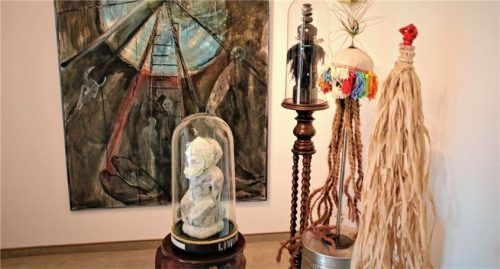 Willee WTH Regensburger stellt seine Arbeiten in der Chiemsee-Bruck-Galerie und im Rathaus aus. Foto benekam