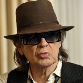 Udo Lindenberg spielt in München  Panzerknacker werden 70 Jahre alt Adele gibt Songliste bekannt Neues Buch des Pulitzer-Preisträgers