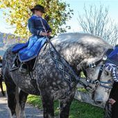 70 Rösser ziehen in Grassau bei Bilderbuchwetter zur Leonhardikapelle