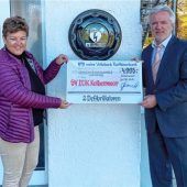 SV-DJK erhält zwei Defibrillatoren