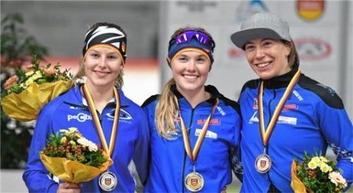 Anna Ostlender (Mitte) siegte im Lauf über 500 Meter vor Sophie Warmuth (links) und Katja Franzen.