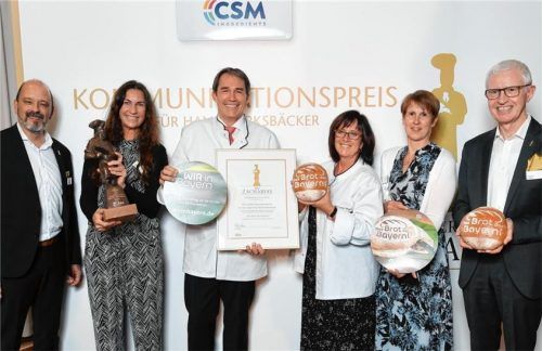 Bei der Preisverleihung: (von links) Frank Breuer, Marketing Manager CSM Deutschland, Claudia Hambeck vom Marketing des Bayerischen Rundfunks, Landesinnungsmeister Heinrich Traublinger, Pressereferentin Marianne Wagner, Susanne Knopp, Bayerischer Rundfunk Social Media, und Thomas Tanck, Geschäftsführer CSM Deutschland.Foto re