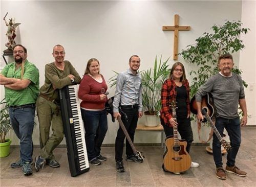 Die Mitglieder von TeaCup: (von links) Korbinian Schinkinger, Pit Fürleger, Christine Bielmeier, Korbinian Schwägerl, Margit Benz und Peter Weber.Foto Fürleger
