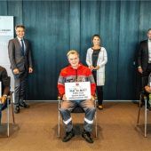 Zum Jubiläum Geschenke verteilt