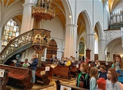 Kinderchöre aus allen Himmelsrichtungen probten zusammen in Landshut – und traten später gemeinsam bei einem Gottesdienst auf. Foto Franke