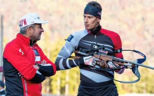 Ricco Groß beim Training in Ruhpolding mit seinem Schützling Julian Eberhard.Foto Ernst Wukits