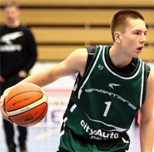 Rosenheims Emanuel Weymar will den ersten Saisonsieg erringen.Foto Wolfgang Fehrmann