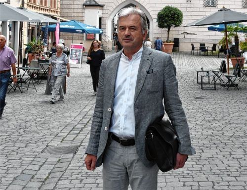 Stadtheimatpfleger Helmut Cybulska bewertet die städtebauliche Politik der Stadt Rosenheim. Foto Schlecker