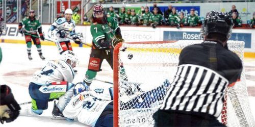 ...und einmal zum fast identischen Zeitpunkt von der „Hinter-Tor-Kamera“ aufgenommen. Foto Franz Ruprecht