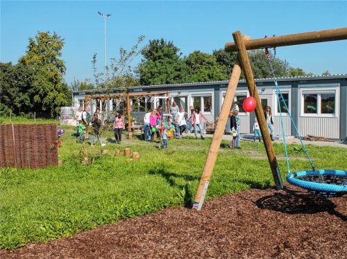 Viel Platz für die Jüngsten: Seit September existiert ein provisorischer Naturkindergarten im Tannenweg. Foto Heinz