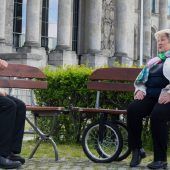 Pelzig unterhält sich wieder