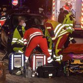 Mädchen von Auto überrollt