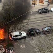 Auto geht in Flammen auf