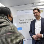 Der Kampf gegen die Liebes-Betrüger