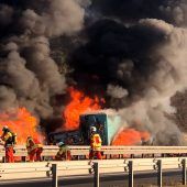 Lastwagen rammt US-Militärkonvoi