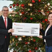 Sparkasse Rosenheim-Bad Aibling spendet für OVB-Weihnachtsaktion