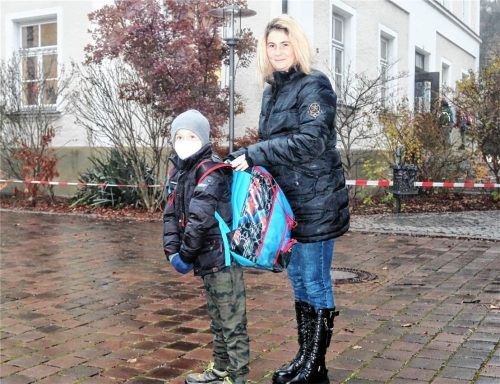 Als Vorsitzende des Elternbeirats kümmert sich Melanie Steindlmüller nicht nur um ihren Sohn Ben, sondern auch um die anderen Kinder der Mangfallschule. Foto Riediger