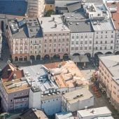 <p>Das Zentrum von oben: ein Blick auf den Rosenheimer Max-Josefs-Platz.</p>