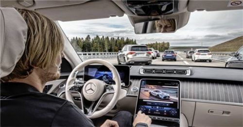 Der Drive Pilot von Mercedes-Benz reagiert auf unerwartete Situationen durch eigenständige Aktionen. Foto Autoren-Union Mobilität/Daimler