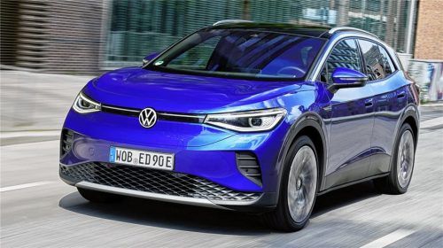 Die Bewegungsfreiheit in der ersten Reihe des ID.4 ist schon enorm, für die mitreisenden Gäste im Fond fällt die Kniefreiheit fast schon so opulent wie in einer viel größeren Luxuslimousine aus. Foto Autoren-Union Mobilität/Volkswagen