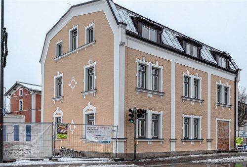 Die ehemalige St.-Anna-Apotheke wird seit rund einem Jahr saniert. Im Mai soll das historische Gebäude fertig sein. Die Kosten für die Maßnahme belaufen sich auf etwa 1,6 Millionen Euro. Foto Thomae
