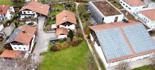 Die „kleine“ Lösung eines Pruttinger Nahwärmenetzes würde das neue Seniorenzentrum, das Rathaus, den Kindergarten und die Schule umfassen. Der Standort der Energiezentrale könnte möglicherweise hinter der Turnhalle liegen. Foto re