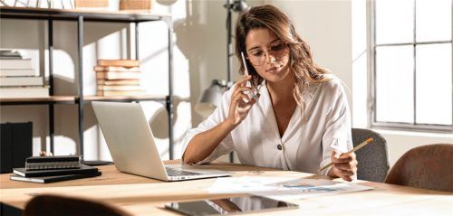 Für das Arbeiten im Homeoffice sind neben Computerkenntnissen Kompetenzen wie Anpassungsfähigkeit an Veränderungen gefragt. Foto Freepik