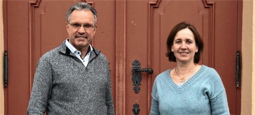 Gott immer wieder neu entdecken: Aschaus katholischer Pfarrer Paul Janßen und die evangelische Pfarrerin Betina Heckner freuen sich auf die Gottesdienste am Heiligen Abend. Foto Koppetsch