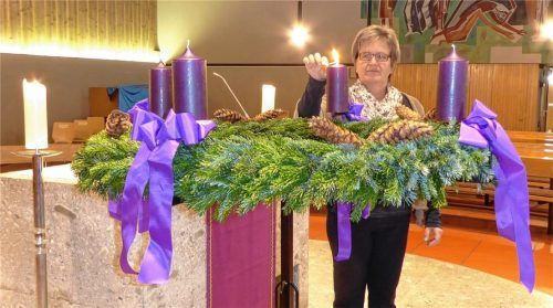„Ich gehe mit einem weinenden Auge“: Monika Langer war 16 Jahre lang als Pastoralreferentin in Kolbermoor tätig. Zum Ende des Jahres wechselt sie in den Pfarrverband Feldkirchen-Höhenrain-Laus. Foto Riediger