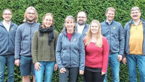 kjr vorstandswechsel re

v.l.: Manuel Pöhmerer, Leon Wudy, Anne Eisenhut, Erika Spohn, Georg Machl, Laura Simke, Matthias Seibt und Thomas Unger. Auf dem Foto fehlt Felix Beck.Foto kjr