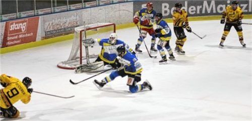 Markus Seiderer (Nummer 9) erzielt die zwischenzeitliche Aiblinger 2:0-Führung gegen den TSV Schliersee. Foto Aibdogs
