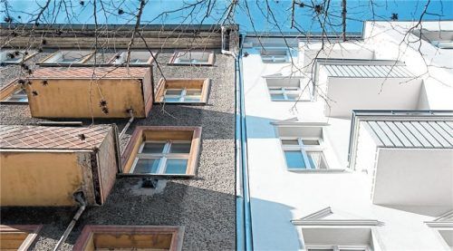 Mehr als nur ein neuer Anstrich: Wer seine Immobilie energetisch saniert, bekommt vom Staat finanzielle Zuschüsse. Foto Andrea Warnecke/dpa